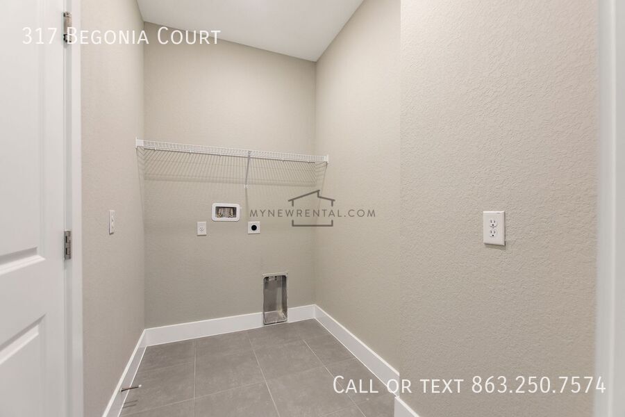 Building Photo - 317 Begonia Ct