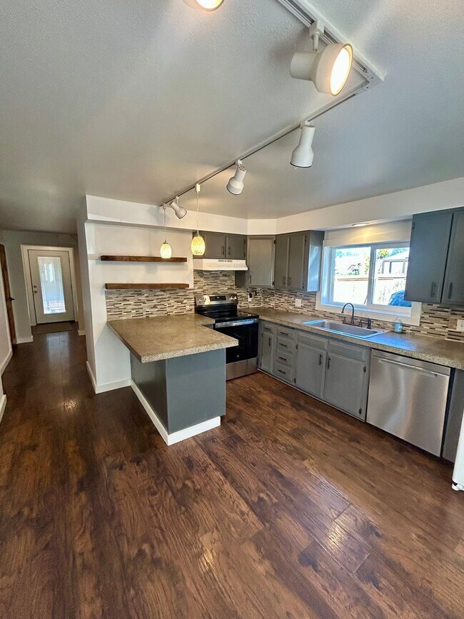 Building Photo - 8230 WA-903
