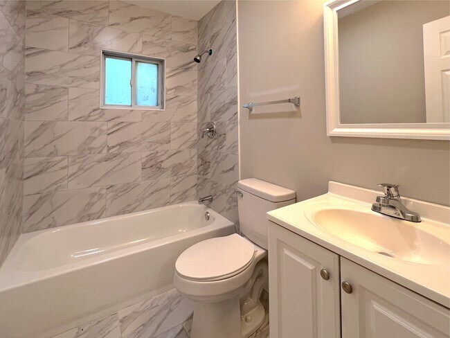 Building Photo - 531 Gresham Park Dr