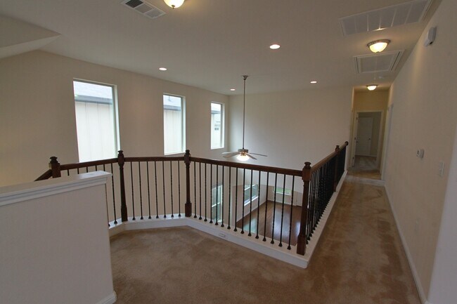 Building Photo - 9304 Lost Bridge Ln