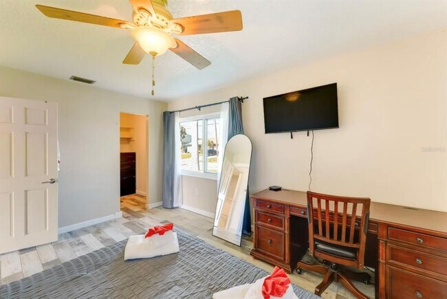 Building Photo - 5202 Forbes Terrace