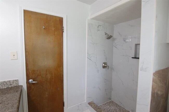 Building Photo - 8826 Stroud Dr
