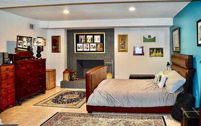 Building Photo - Extensively Renovated 4-Bedroom Home in Prime Location! Unbelievable custom kitchen.