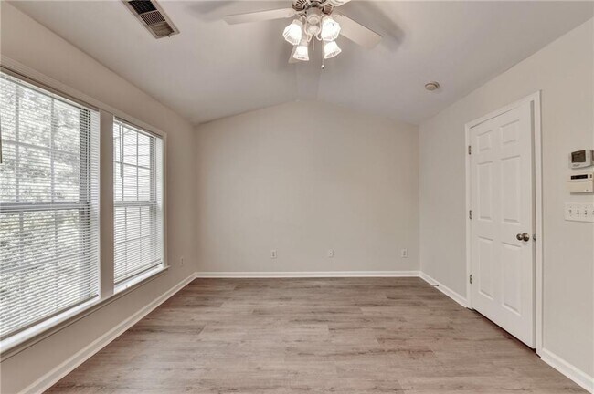 Building Photo - 2026 Merrimont Way
