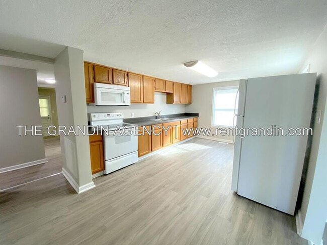 Building Photo - 8623 Plantation Rd