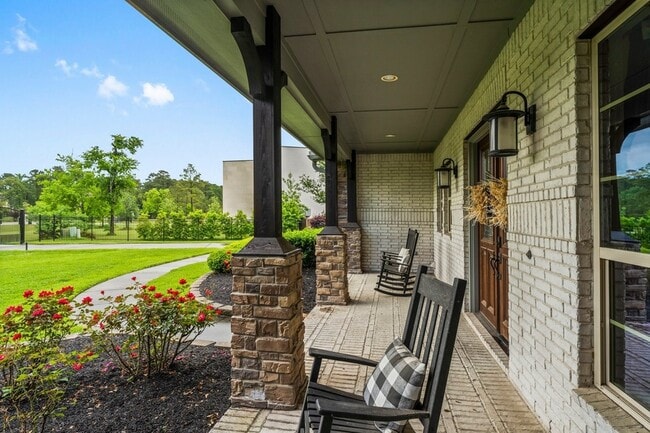 Building Photo - 5006 Newport Ct