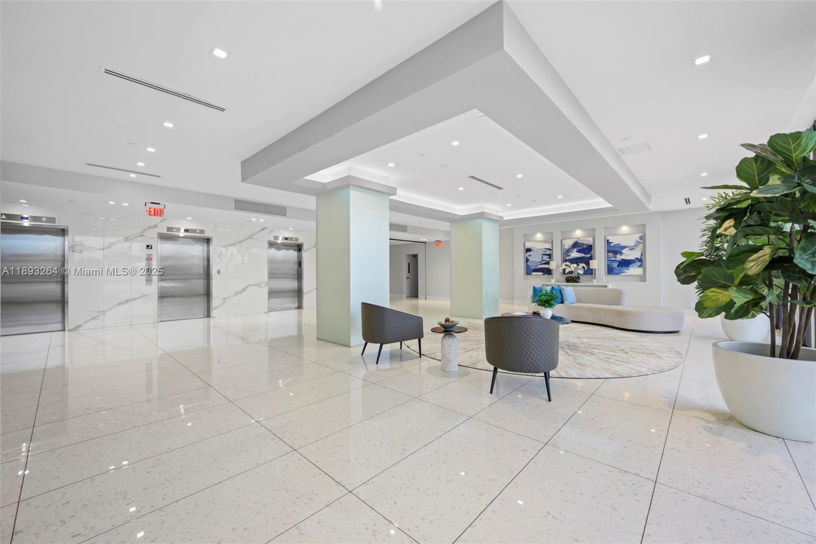 Building Photo - 20301 W Country Club Dr