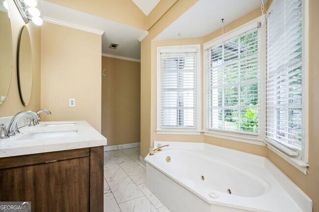 Building Photo - 983 Bridgegate Dr NE