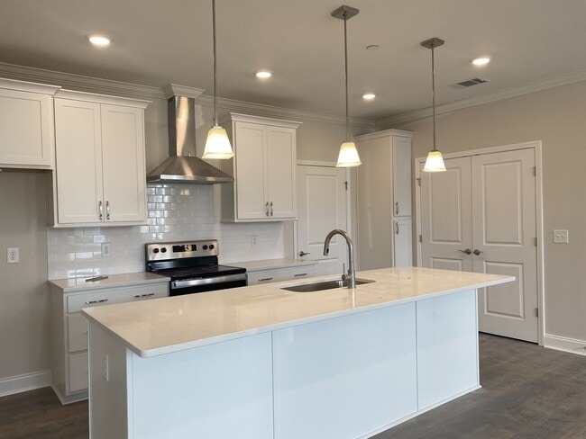 Building Photo - 836 Goswell Dr