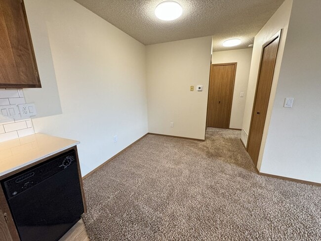 Building Photo - 640 Coraline Ave