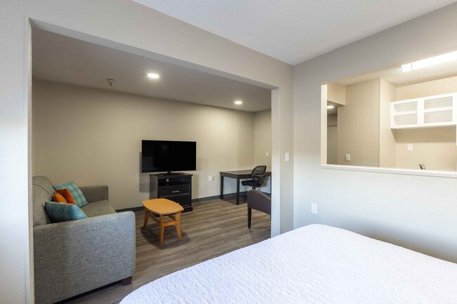 Building Photo - Furnished Studio-Columbia - West - Stoneri...