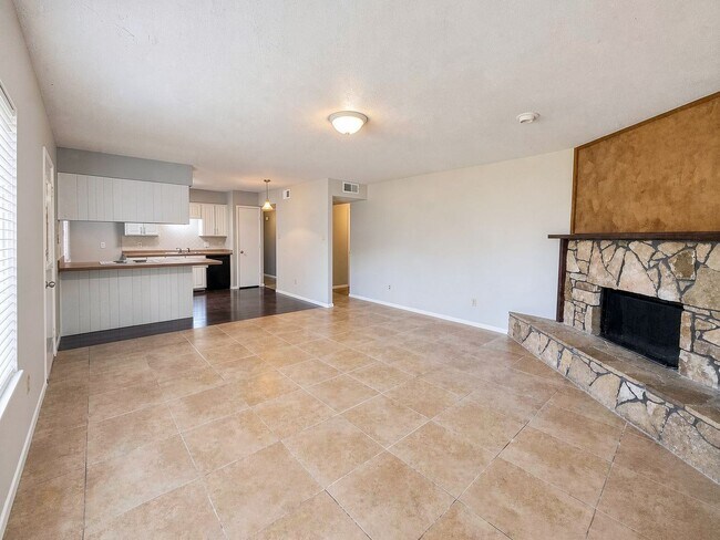 Building Photo - 915 Lemontree Dr