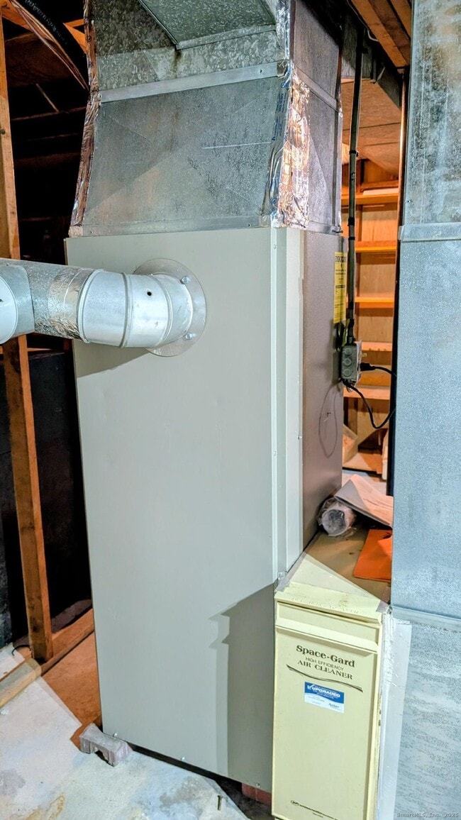 Building Photo - 64 Chatham Ave