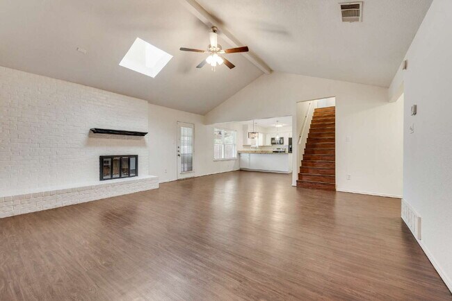 Building Photo - Renovated 3 bed 2 bath in the heart of Saginaw