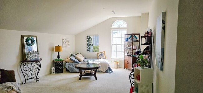 Building Photo - Stunning 2-Bed, 2-Bath Condo in Salisbury