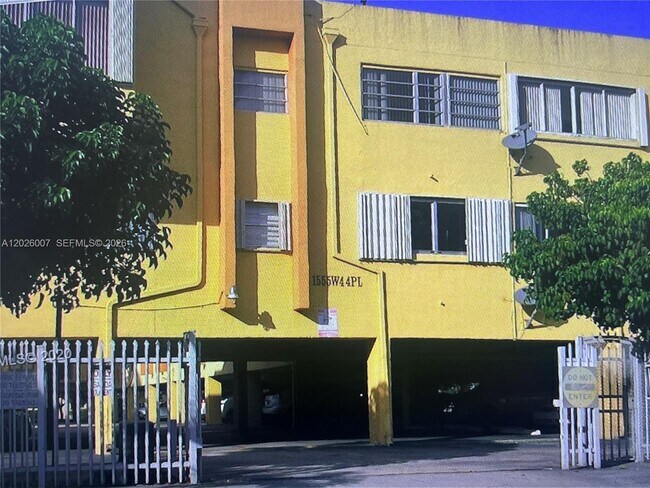 Building Photo - 1555 W 44th Pl