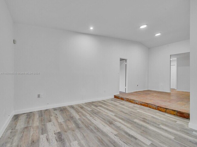 Building Photo - 14811 SW 74th Ln