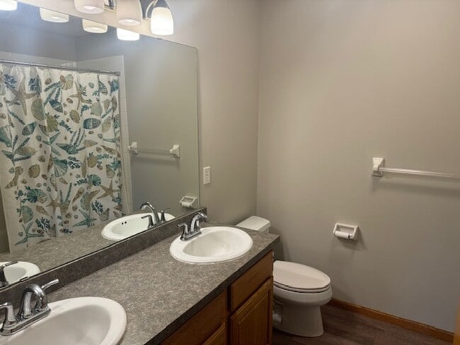 Building Photo - Gorgeous 6 Bed/3 Bath/3 Garage SFH with Screened in Porch, and Firepit in Minnetrista!