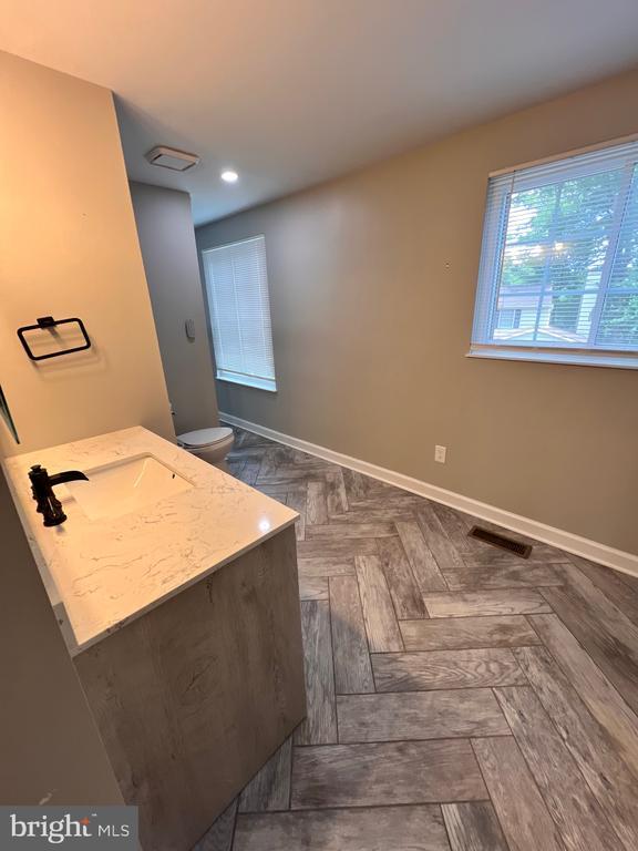 Building Photo - 5925 Vernons Oak Ct