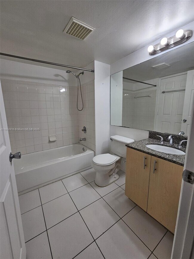 Building Photo - 2451 Centergate Dr
