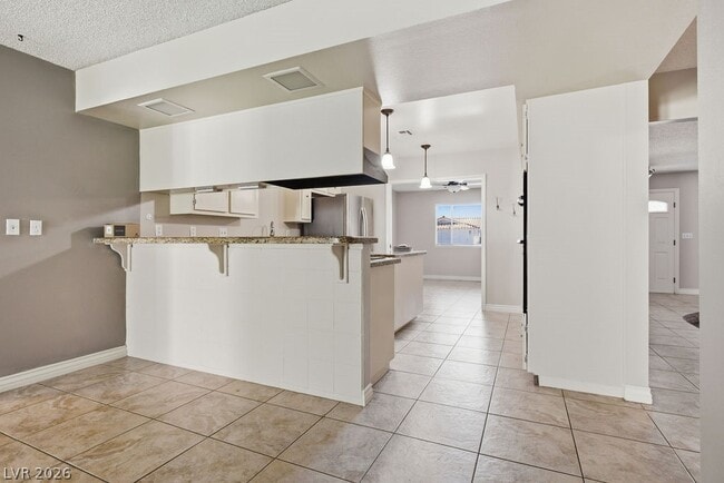 Building Photo - 4561 Paseo El Rio Dr