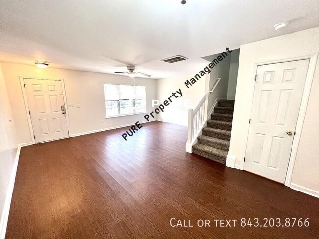 Building Photo - 7975 Shadow Oak Dr