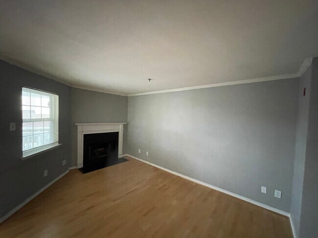 Primary Photo - 1524 Lincoln Way
