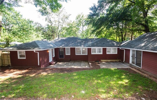 Building Photo - 1392 Lively Ridge Rd NE