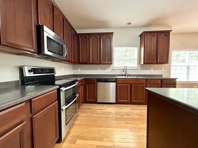 Building Photo - 5915 Parkstone Drive