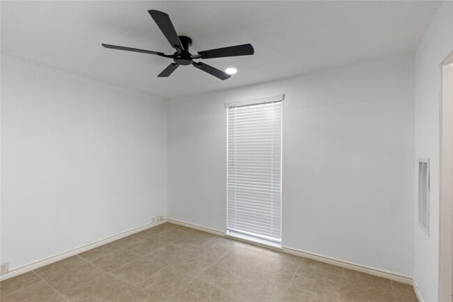 Building Photo - 5353 Institute Ln