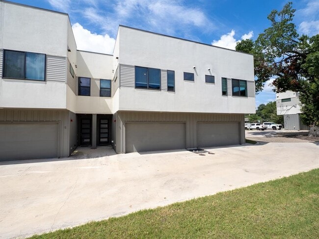 Building Photo - 6409 Berkman Dr