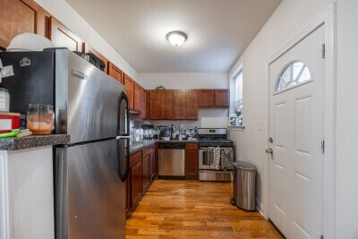 Building Photo - 640 W Cornelia Ave