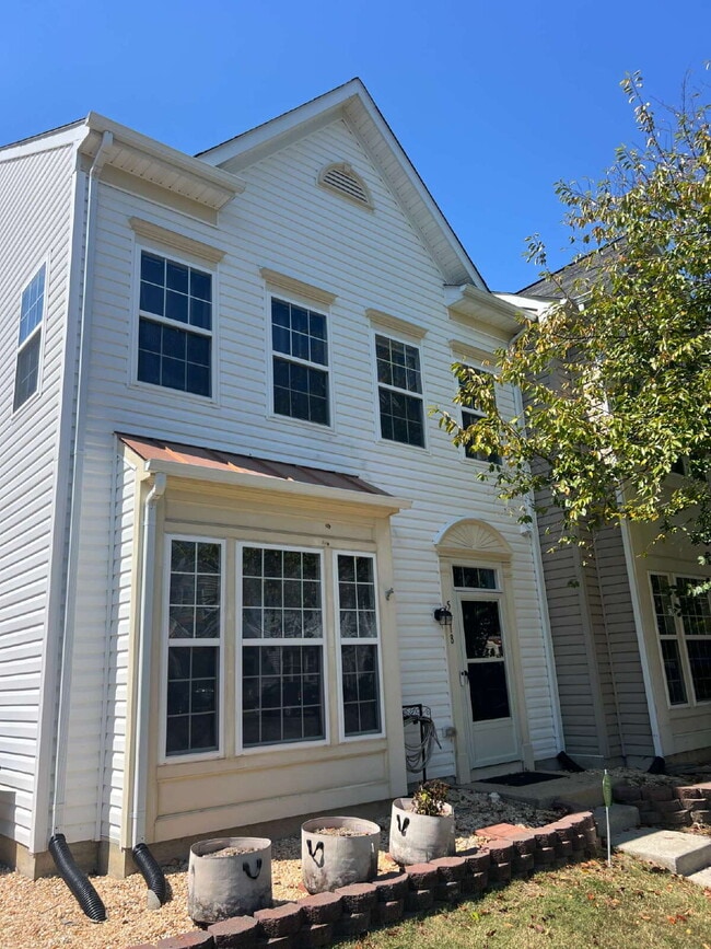 Building Photo - Move-in Special: $100 off of the first mon...