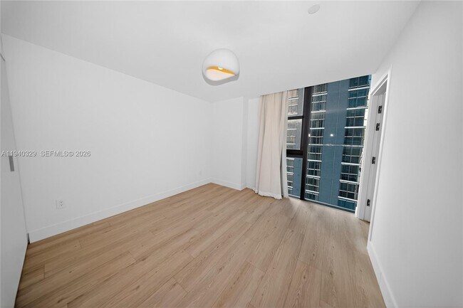 Building Photo - 700 NE 24th St