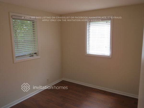 Building Photo - 353 E Elm St