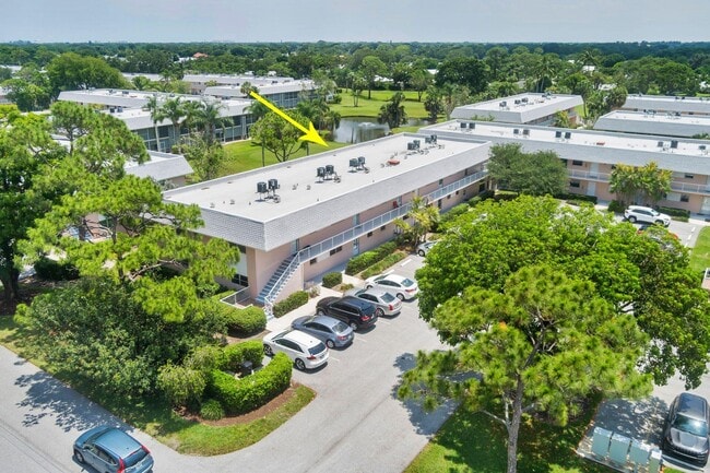 Building Photo - 18081 SE Country Club Dr