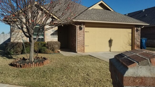 Building Photo - 2409 Frisco Way