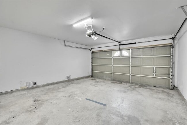 Building Photo - 3315 Settlement Dr