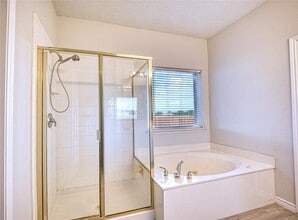 Building Photo - 1532 Tanglewood Dr