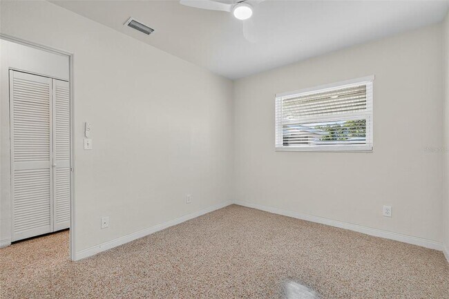 Building Photo - 5410 19th Ave S