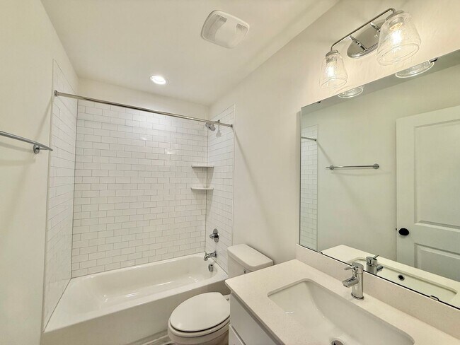Building Photo - 4821 Gossamer Ln