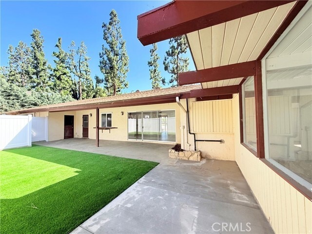 Building Photo - 15819 Del Prado Dr