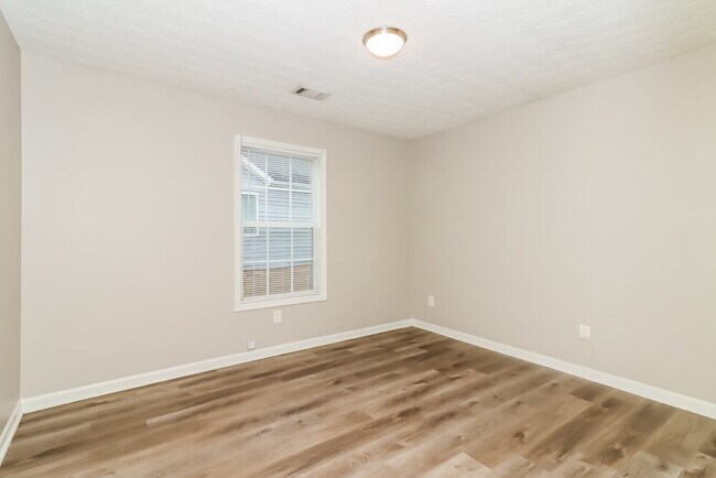 Building Photo - 75 Shadowbrooke Cir SW