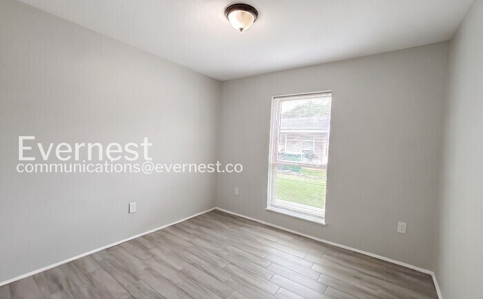 Building Photo - 8117 Richland Dr