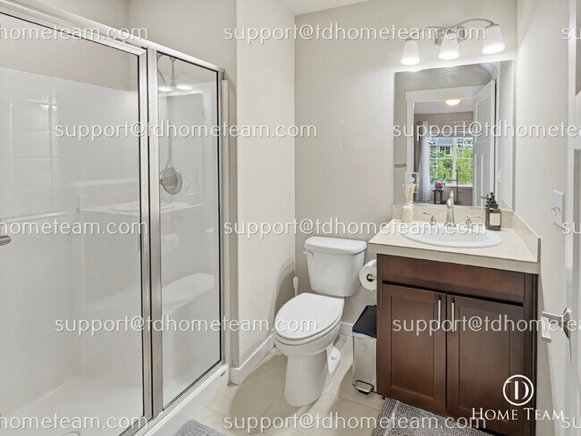 Building Photo - "Spacious 4-Bedroom Auburn Retreat with Scenic Views, Gleaming Hardwood Floors, and 3.5 Baths!"