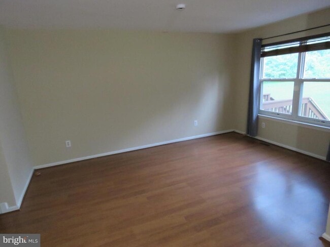 Building Photo - 636 Yale Ct