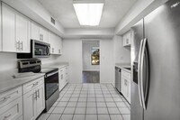 Building Photo - 6630 Villa Sonrisa Dr