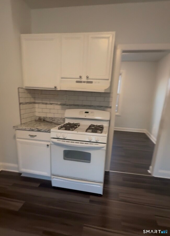 Building Photo - 183 Ely Ave