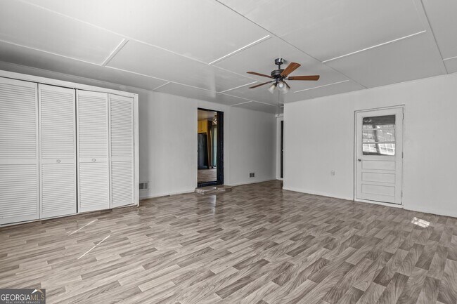 Building Photo - 4010 Emerald Lake Dr