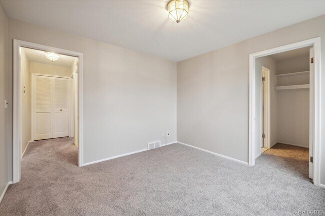 Building Photo - 42536 Woodward Ave